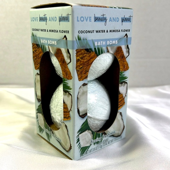 Love beauty and Plant Coconut Water & Mimosa Flower Bath Bomb Fizzing Freshness‎ - Picture 4 of 4